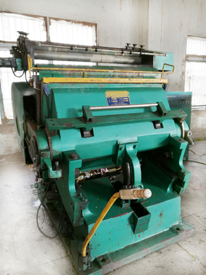 El sistema lubricante graba en relieve la máquina con la guarnición de aluminio del carril de guía del molibdeno de 38 cromos