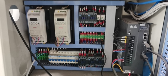 Poder 800m m de la máquina 4.0KW el cortar de hoja que raja Rewinder con la pantalla táctil del PLC