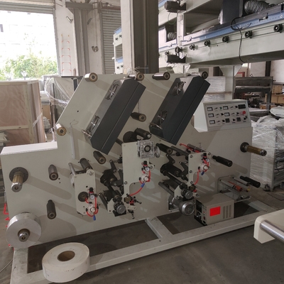La impresora de alta velocidad de Flexo para la eficacia máxima, imprimiendo color es whitle, cinta, papel de Kraft, tinta
