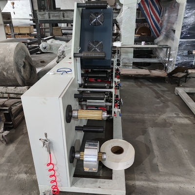 La impresora de alta velocidad de Flexo para la eficacia máxima, imprimiendo color es whitle, cinta, papel de Kraft, tinta