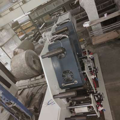 La impresora de alta velocidad de Flexo para la eficacia máxima, imprimiendo color es whitle, cinta, papel de Kraft, tinta