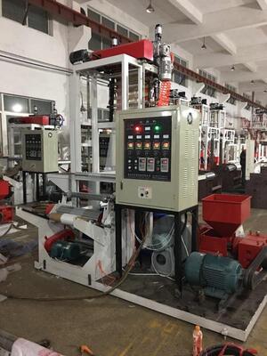 Diámetro del tornillo 55mm 2 o 65mm 2mm máquina extrusora de película potencia total 11-21kw capacidad de extrusión 100 a 500 kg h para la extrusión de película de plástico