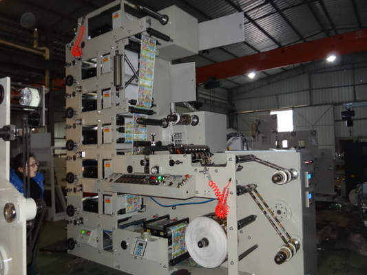 Rollo a la impresora de Flexo de la taza de papel de rollo