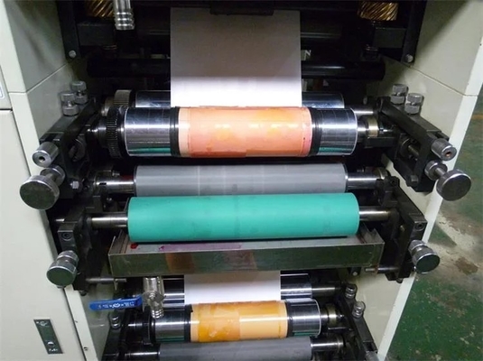 Rollo a la impresora de Flexo de la taza de papel de rollo