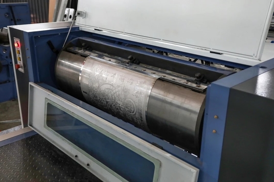 El micrófono graba en relieve la máquina de grabación en relieve del metal automático de la máquina 220V 380V 440V 415V