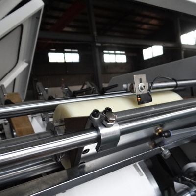 Máquina plana completamente automática 200-300m m de la bolsa de papel de la manija