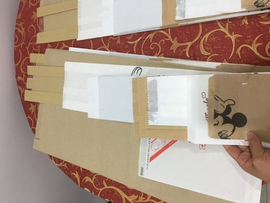 Empaquetado impreso de lujo de la joyería de la bolsa de papel de cera de la manija impermeable a la grasa